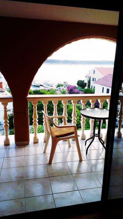 Apartment Zigo Rab Town Exterior photo